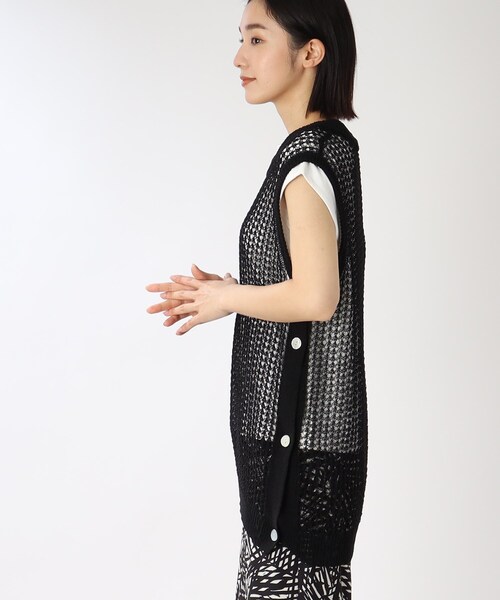 THE SHOP TK (ザ ショップ ティーケー )の「◆【レイヤード/洗える】透かし編みメッシュニットベスト(ベスト・レディース・ホワイト系/ブラック/ブルー・99)」の13枚目の写真