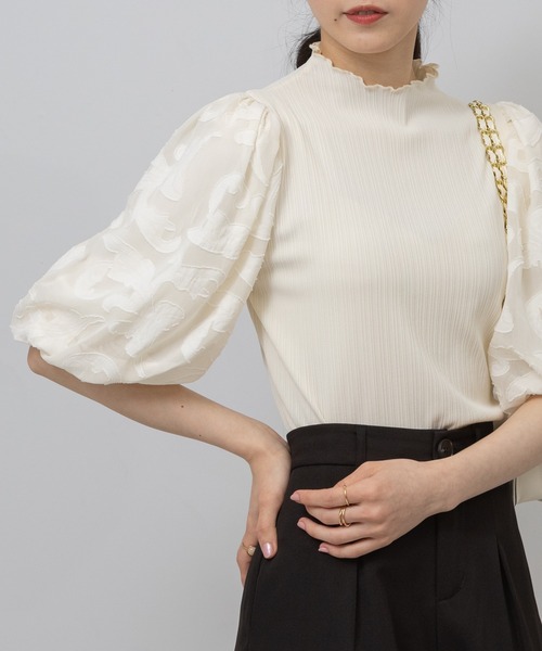 pumpkin port(パンプキンポート)の「メロープチハイ 花柄シアーボリューム袖 カットソー(Tシャツ/カットソー・レディース・アイボリー/ブラック/ピンク・MEDIUM)」の4枚目の写真