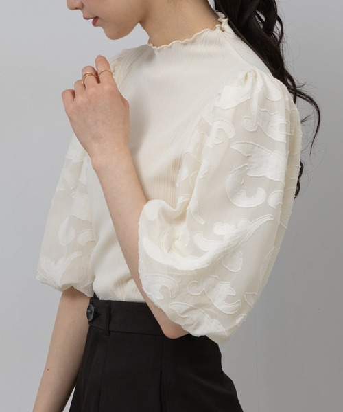 pumpkin port(パンプキンポート)の「メロープチハイ 花柄シアーボリューム袖 カットソー(Tシャツ/カットソー・レディース・アイボリー/ブラック/ピンク・MEDIUM)」の7枚目の写真