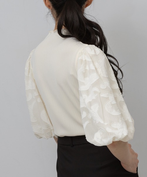 pumpkin port(パンプキンポート)の「メロープチハイ 花柄シアーボリューム袖 カットソー(Tシャツ/カットソー・レディース・アイボリー/ブラック/ピンク・MEDIUM)」の8枚目の写真