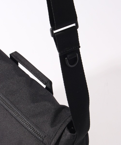 THE NORTH FACE(ザノースフェイス)の「【THE NORTH FACE/ザノースフェイス】MESSENGER BAG M/メッセンジャーバッグ M(メッセンジャーバッグ・メンズ・ブラック/クリーム・FREE)」の19枚目の写真