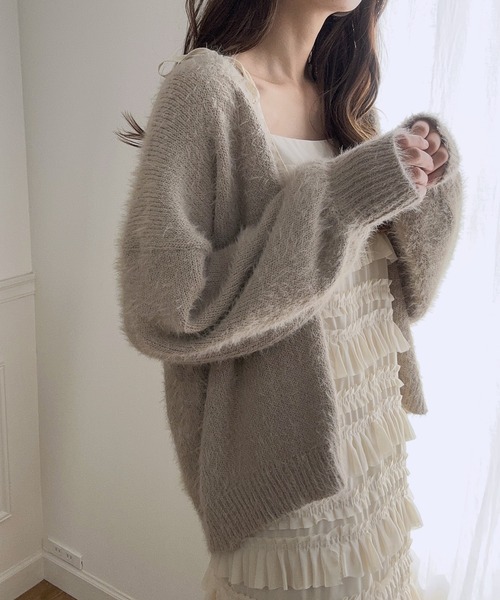 LAUIR（ラウアー）の「シャギーVネックニットカーディガン（カーディガン/ボレロ・レディース・グレイッシュベージュ/アイボリー/ブラック/ベージュ/ピンク・FREE）」の16枚目の写真