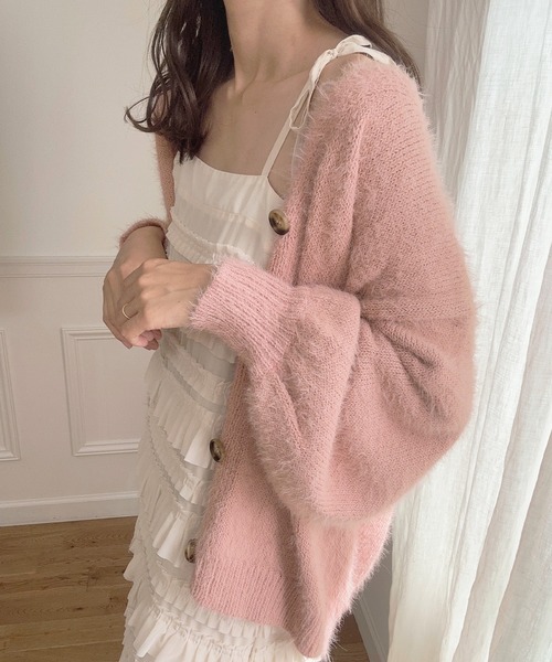 LAUIR（ラウアー）の「シャギーVネックニットカーディガン（カーディガン/ボレロ・レディース・グレイッシュベージュ/アイボリー/ブラック/ベージュ/ピンク・FREE）」の11枚目の写真