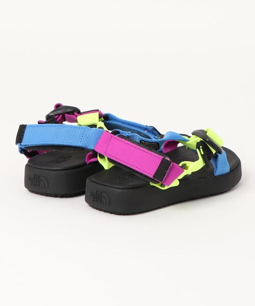 THE NORTH FACE（ザノースフェイス）の「THE NORTH FACE ザ・ノースフェイス K STRATUM 2 キッズスポーツサンダル アウトドア(Kストレイタム2)（サンダル・キッズ・ブラック×ブルー/ブラック×ブラック・19.0cm/21.0cm/22.0cm/18.0cm/20.0cm/17.0cm）」の4枚目の写真