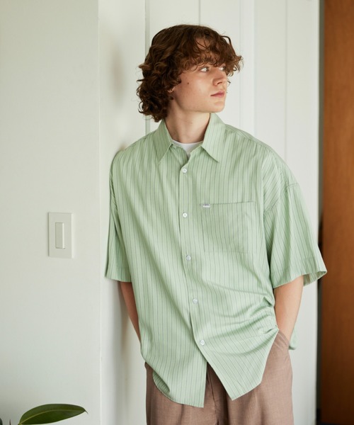 YOEL(ヨエル)の「YOEL - basic stripe S/S shirt(シャツ/ブラウス・メンズ・グリーン/ブルー・MEDIUM/LARGE)」の1枚目の写真