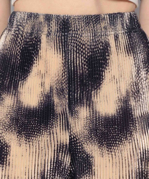 FOREVER 21(フォーエバー トゥエンティーワン)の「タイダイプリーツイージーパンツ(その他パンツ・レディース・ブルー/ピンク/グレー・SMALL/MEDIUM)」の9枚目の写真