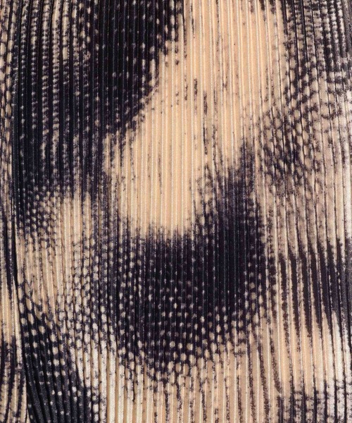 FOREVER 21(フォーエバー トゥエンティーワン)の「タイダイプリーツイージーパンツ(その他パンツ・レディース・ブルー/ピンク/グレー・SMALL/MEDIUM)」の18枚目の写真