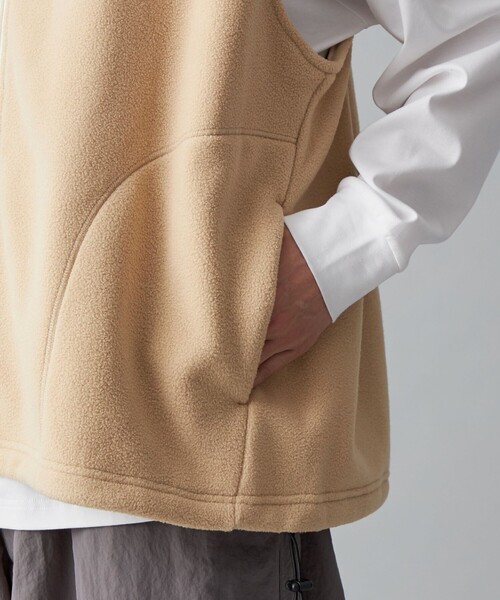 CITEN（シテン）の「＜CITEN＞フリース ベスト（ベスト・メンズ・ライトブルー/ブラック/ベージュ・L/M）」の9枚目の写真