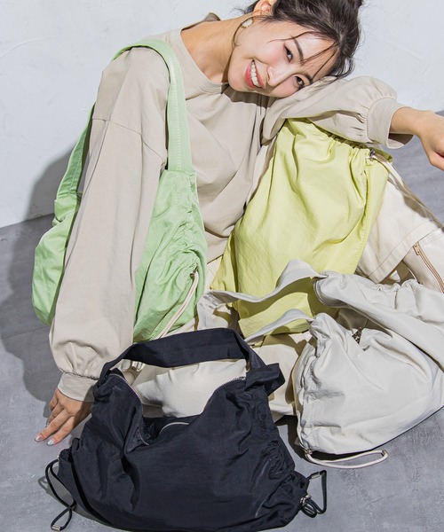 VICKY(ビッキー)の「【アクティブなお出かけに】防水防汚ラウンドシャーリングショルダーバッグ(バックパック/リュック・レディース・グリーン/ブラック/イエロー/ベージュ・FREE)」の18枚目の写真