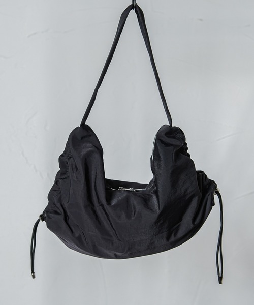 VICKY(ビッキー)の「【アクティブなお出かけに】防水防汚ラウンドシャーリングショルダーバッグ(バックパック/リュック・レディース・グリーン/ブラック/イエロー/ベージュ・FREE)」の16枚目の写真