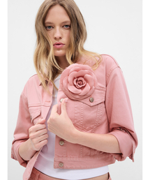 GAP（ギャップ）の「Gap × Loveshackfancy ウォッシュウェル ロゼット アイコンデニムジャケット（デニムジャケット・レディース）」
