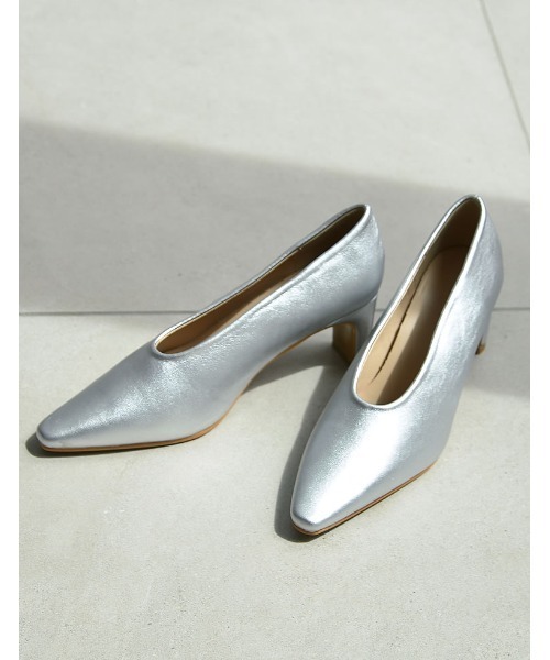 Re:EDIT（リエディ）の「Uカットポインテッドトゥデザインパンプス（パンプス・レディース・シルバー/オフホワイト/ブラック・MEDIUM/LARGE/SMALL）」の3枚目の写真