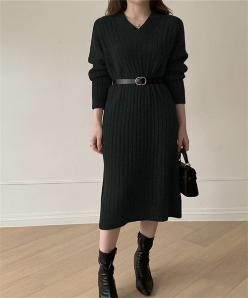 FREE STYLISTS(フリー スタイリスト)の「Vネックリブニットタイトワンピース(ワンピース・レディース・ライトベージュ/ベージュ/ブラウン/ブラック/グレー・FREE)」の2枚目の写真