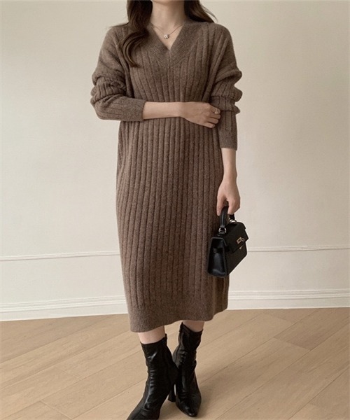 FREE STYLISTS(フリー スタイリスト)の「Vネックリブニットタイトワンピース(ワンピース・レディース・ライトベージュ/ベージュ/ブラウン/ブラック/グレー・FREE)」の19枚目の写真