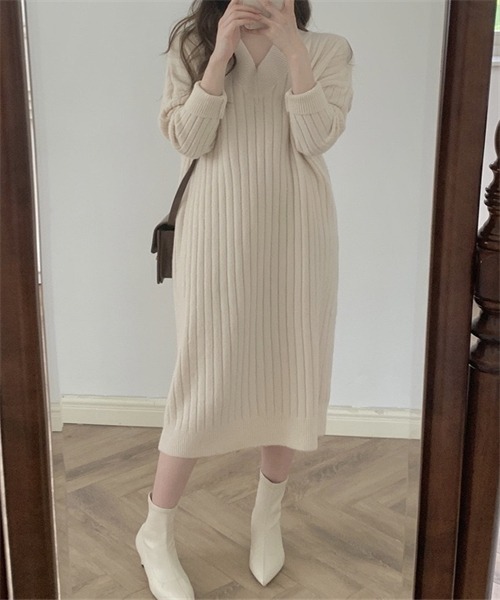 FREE STYLISTS(フリー スタイリスト)の「Vネックリブニットタイトワンピース(ワンピース・レディース・ライトベージュ/ベージュ/ブラウン/ブラック/グレー・FREE)」の10枚目の写真