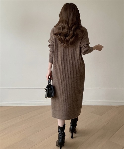 FREE STYLISTS(フリー スタイリスト)の「Vネックリブニットタイトワンピース(ワンピース・レディース・ライトベージュ/ベージュ/ブラウン/ブラック/グレー・FREE)」の12枚目の写真
