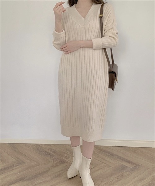 FREE STYLISTS(フリー スタイリスト)の「Vネックリブニットタイトワンピース(ワンピース・レディース・ライトベージュ/ベージュ/ブラウン/ブラック/グレー・FREE)」の11枚目の写真