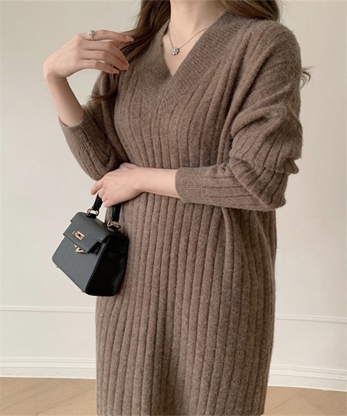 FREE STYLISTS(フリー スタイリスト)の「Vネックリブニットタイトワンピース(ワンピース・レディース・ライトベージュ/ベージュ/ブラウン/ブラック/グレー・FREE)」の14枚目の写真