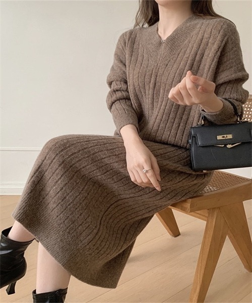 FREE STYLISTS(フリー スタイリスト)の「Vネックリブニットタイトワンピース(ワンピース・レディース・ライトベージュ/ベージュ/ブラウン/ブラック/グレー・FREE)」の13枚目の写真