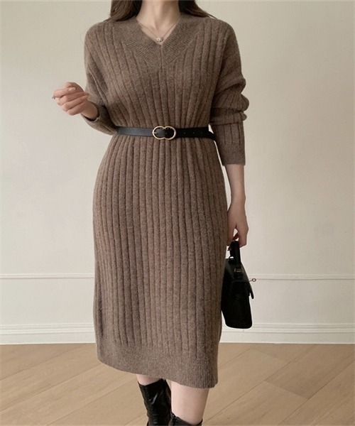 FREE STYLISTS(フリー スタイリスト)の「Vネックリブニットタイトワンピース(ワンピース・レディース・ライトベージュ/ベージュ/ブラウン/ブラック/グレー・FREE)」の21枚目の写真