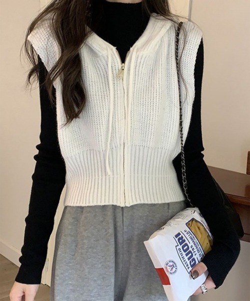 ROOPTOKYO（ループトウキョウ）の「▲ショート丈フルジップニットベスト（ベスト・レディース・ホワイト/ライトブラウン/グレー/ブラック・FREE）」の2枚目の写真