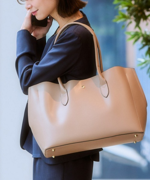 7days Life Styling（セブンデイズライフスタイリング）の「【A4対応】Legato Largo PC収納付軽量トートバッグ（トートバッグ・レディース・ブラック/ライトグレー/グレイッシュベージュ・FREE）」の3枚目の写真