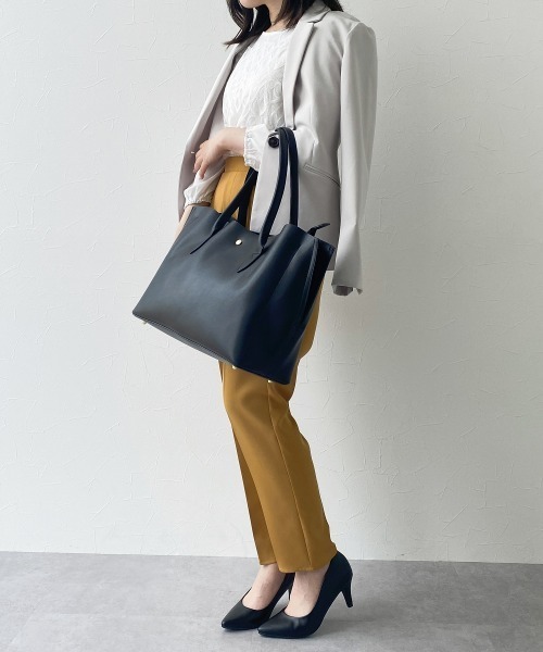 7days Life Styling（セブンデイズライフスタイリング）の「【A4対応】Legato Largo PC収納付軽量トートバッグ（トートバッグ・レディース・ブラック/ライトグレー/グレイッシュベージュ・FREE）」の11枚目の写真