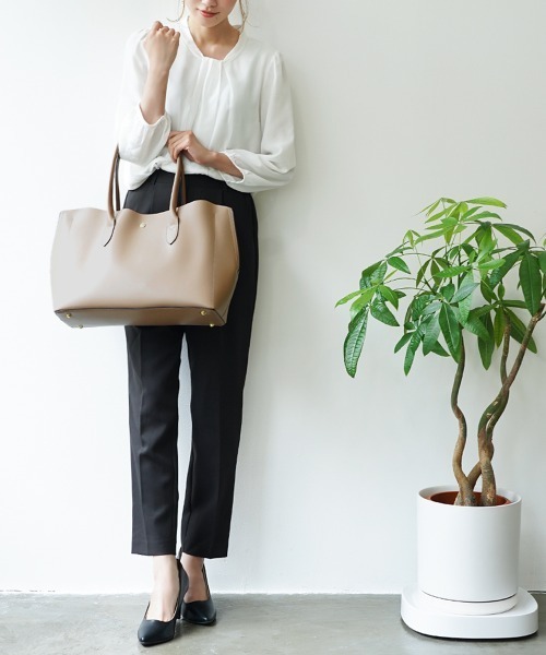 7days Life Styling（セブンデイズライフスタイリング）の「【A4対応】Legato Largo PC収納付軽量トートバッグ（トートバッグ・レディース・ブラック/ライトグレー/グレイッシュベージュ・FREE）」の6枚目の写真