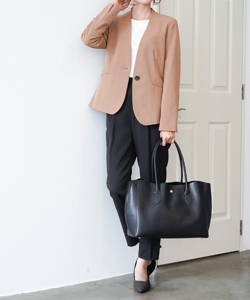 7days Life Styling（セブンデイズライフスタイリング）の「【A4対応】Legato Largo PC収納付軽量トートバッグ（トートバッグ・レディース・ブラック/ライトグレー/グレイッシュベージュ・FREE）」の9枚目の写真