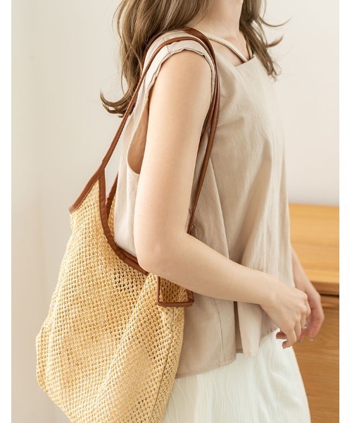 chocomee（チョコミー）の「zatsuzai tote bag（ショルダーバッグ・レディース・ベージュ・FREE）」の4枚目の写真