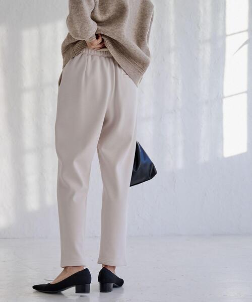 coen（コーエン）の「REVERSEWARMテーパードイージーパンツ（WEB限定カラー）（その他パンツ・レディース・ブラック/オリーブ/ナチュラル/ライトグレー/ダークグレー・M/L）」の16枚目の写真