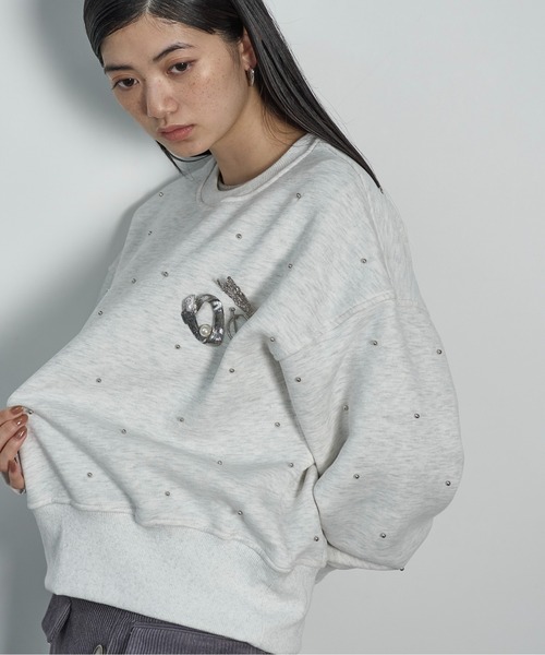 the toe プルオーバー　スウェット THE YOn（ザヨン）の「ドットスタッズスウェットプルオーバー