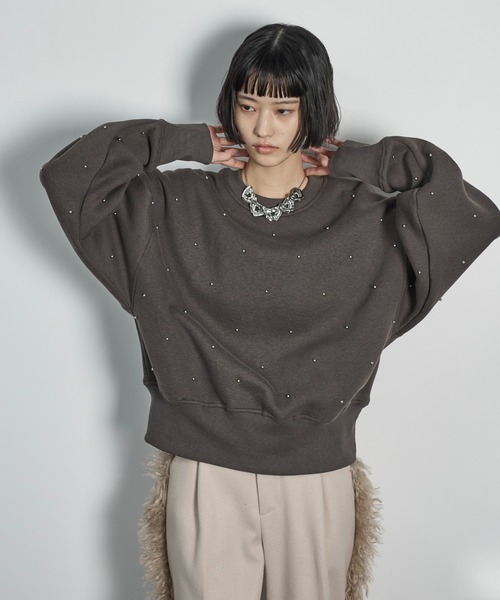 THE YOn（ザヨン）の「ドットスタッズスウェットプルオーバー