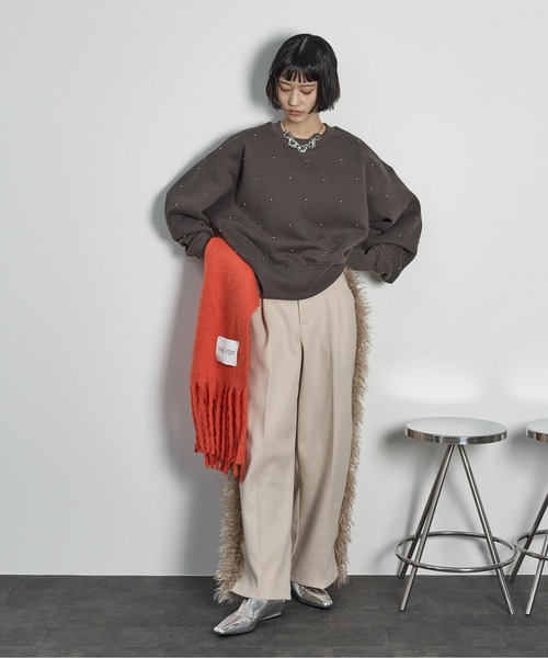 THE YOn（ザヨン）の「ドットスタッズスウェットプルオーバー