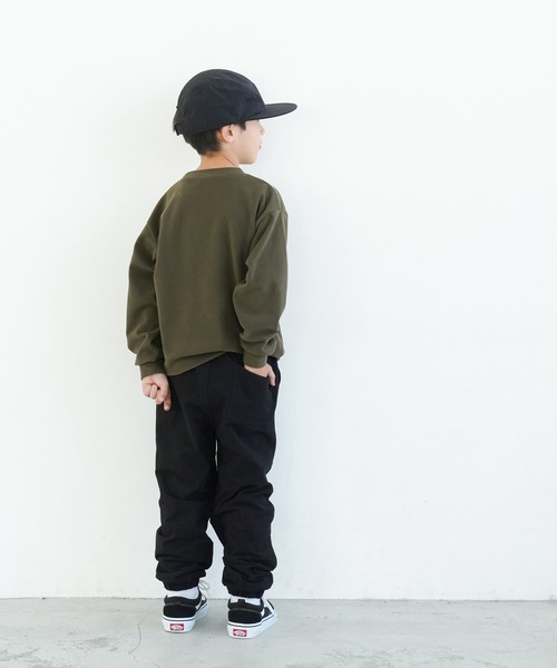 coca（coca）（コカ）の「キッズ　ストレッチフリースポケット付きトップス（スウェット・キッズ・ブラック/カーキ・120/140/110/130）」の3枚目の写真