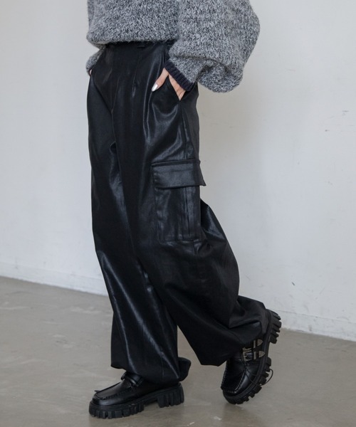VACANCY(ヴァカンシー)の「メタリックカーゴパンツ(カーゴパンツ・レディース・ゴールド/ブラック・SMALL/MEDIUM/LARGE)」の9枚目の写真