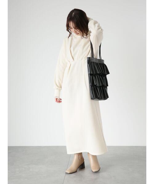 Te chichi TERRASSE（テチチテラス）の「裏起毛タックワンピース（ワンピース・レディース・ブラック/ブルー/オフホワイト・F）」の6枚目の写真