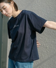ロゴ刺繍Tシャツ