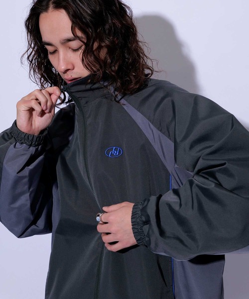 re_k by JUNRED（レクバイジュンレッド）の「re_k by JUNRED / バイカラーウーブントラックジャケット（ナイロンジャケット・メンズ・ベージュ系その他/チャコールグレー/ブラック・S/M/L）」の8枚目の写真