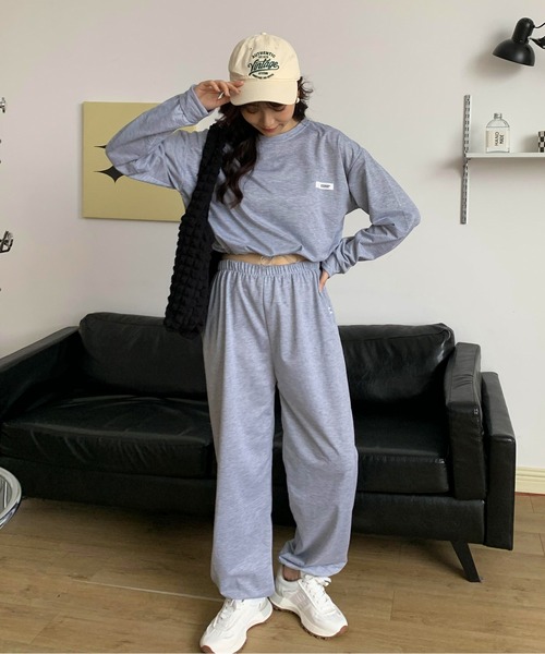SHEPP（シープ）の「【セットアップ】ショート丈トップス ジョガーパンツ ルームウェア（スウェット・レディース・ブラック/グレー・M/XL）」の17枚目の写真