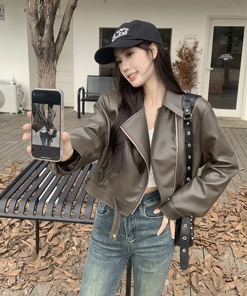 gossip！ロサンゼルス（ゴシップロサンゼルス）の「合成皮革クロップドライダースジャケット（ライダースジャケット・レディース・ブラック/ブラウン・L/M/S/XL）」の13枚目の写真