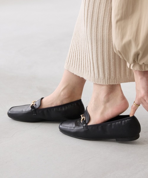 menue（メヌエ）の「freely(フリーリー) 幅広4E ローファー - 晴雨兼用 -（ローファー・レディース・ブラック/アイボリー/ブラック系その他/ダークベージュ・22.0cm/22.5cm/23.0cm/23.5cm/24.0cm/24.5cm/25.0cm/25.5cm/26.0cm）」の11枚目の写真