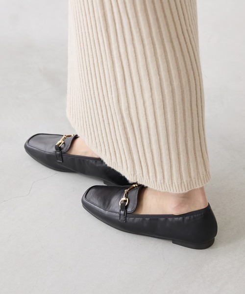 menue（メヌエ）の「freely(フリーリー) 幅広4E ローファー - 晴雨兼用 -（ローファー・レディース・ブラック/アイボリー/ブラック系その他/ダークベージュ・22.0cm/22.5cm/23.0cm/23.5cm/24.0cm/24.5cm/25.0cm/25.5cm/26.0cm）」の14枚目の写真