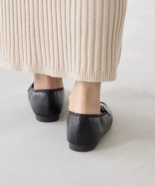 menue（メヌエ）の「freely(フリーリー) 幅広4E ローファー - 晴雨兼用 -（ローファー・レディース・ブラック/アイボリー/ブラック系その他/ダークベージュ・22.0cm/22.5cm/23.0cm/23.5cm/24.0cm/24.5cm/25.0cm/25.5cm/26.0cm）」の15枚目の写真