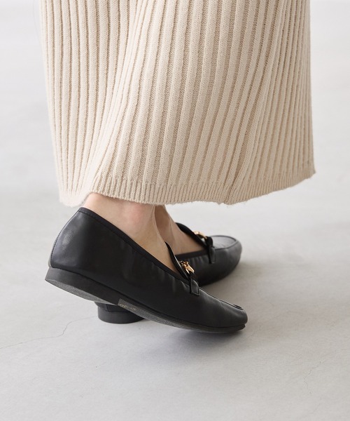 menue（メヌエ）の「freely(フリーリー) 幅広4E ローファー - 晴雨兼用 -（ローファー・レディース・ブラック/アイボリー/ブラック系その他/ダークベージュ・22.0cm/22.5cm/23.0cm/23.5cm/24.0cm/24.5cm/25.0cm/25.5cm/26.0cm）」の16枚目の写真