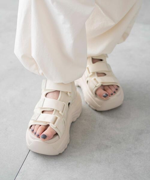 WEGO（ウィゴー）の「WEGO/ボリュームソールスポーツサンダル（サンダル・レディース・ブラック/ホワイト/ベージュ・LARGE/MEDIUM）」の5枚目の写真