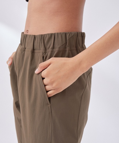 NERGY（ナージー）の「【接触冷感】Airストレッチパンツ（その他パンツ・レディース・ライトグレー/ダークブラウン/ブラック・M/S）」の18枚目の写真