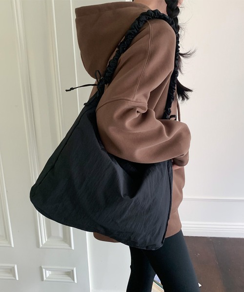 HALEY PESCA(ヘーリーペスカ)の「HALEY PESCA/【大容量】シャーリングリボンショルダーバッグ(ショルダーバッグ・レディース・オフホワイト/ブルー/ブラック/グリーン・FREE)」の13枚目の写真