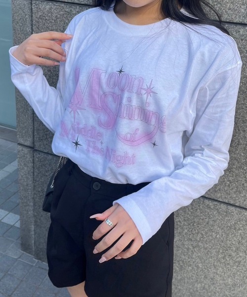 cuorequal(クオレコール)の「ムーンプリントロンT(Tシャツ/カットソー・レディース・ホワイト・M/L)」の2枚目の写真