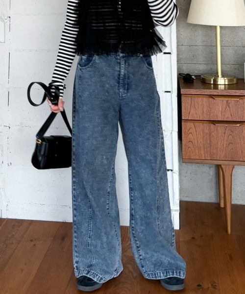 EPIMI E'PIMMY（エピミエピミー）の「《新色登場》切り替えカーブデニム（デニムパンツ・レディース・サックスブルー/ブラック/オレンジ/ピンク・MEDIUM/SMALL）」の2枚目の写真